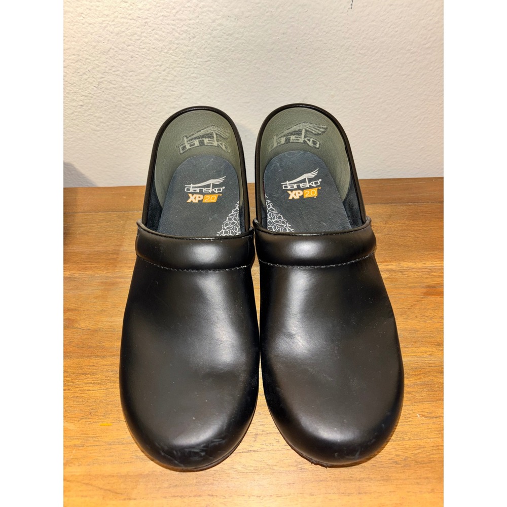 Dansko Womens XP 2.0 Black Leather Slip On Nursing Clogs Shoes Size 10.5 41